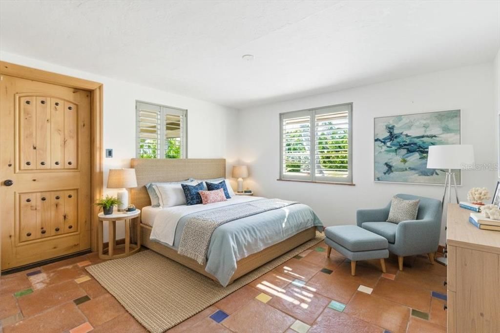 For Sale: $1,050,000 (2 beds, 2 baths, 1346 Square Feet)