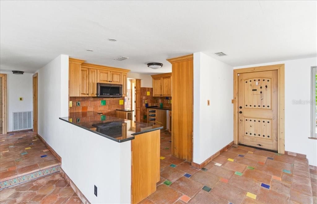For Sale: $1,050,000 (2 beds, 2 baths, 1346 Square Feet)