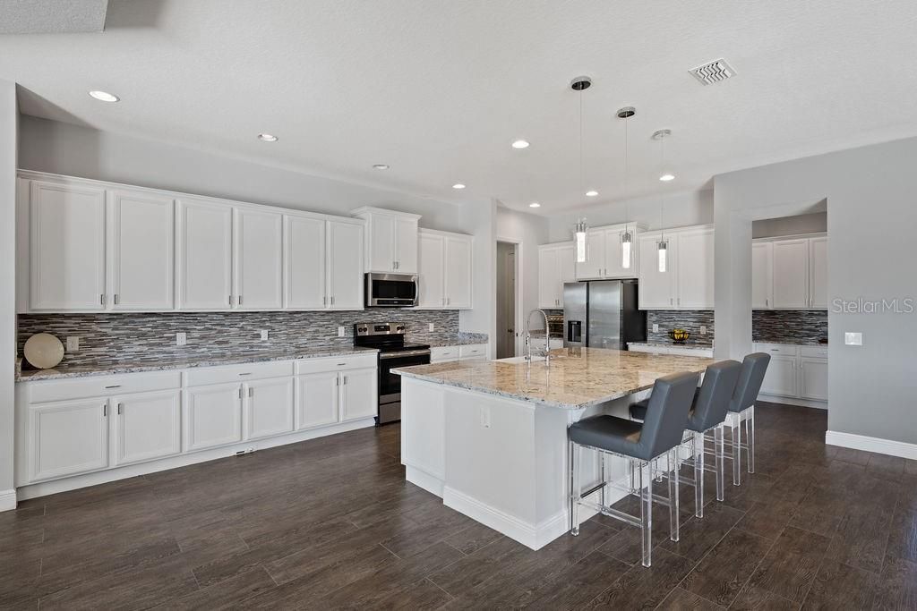 For Sale: $1,399,999 (5 beds, 5 baths, 5428 Square Feet)