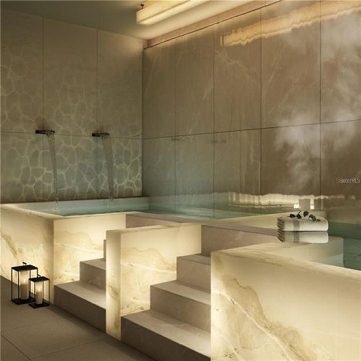 合同活跃: $6,800,000 (3 贝兹, 3 浴室, 3350 平方英尺)