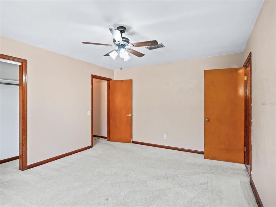 На продажу: $249,000 (2 спален, 1 ванн, 1264 Квадратных фут)