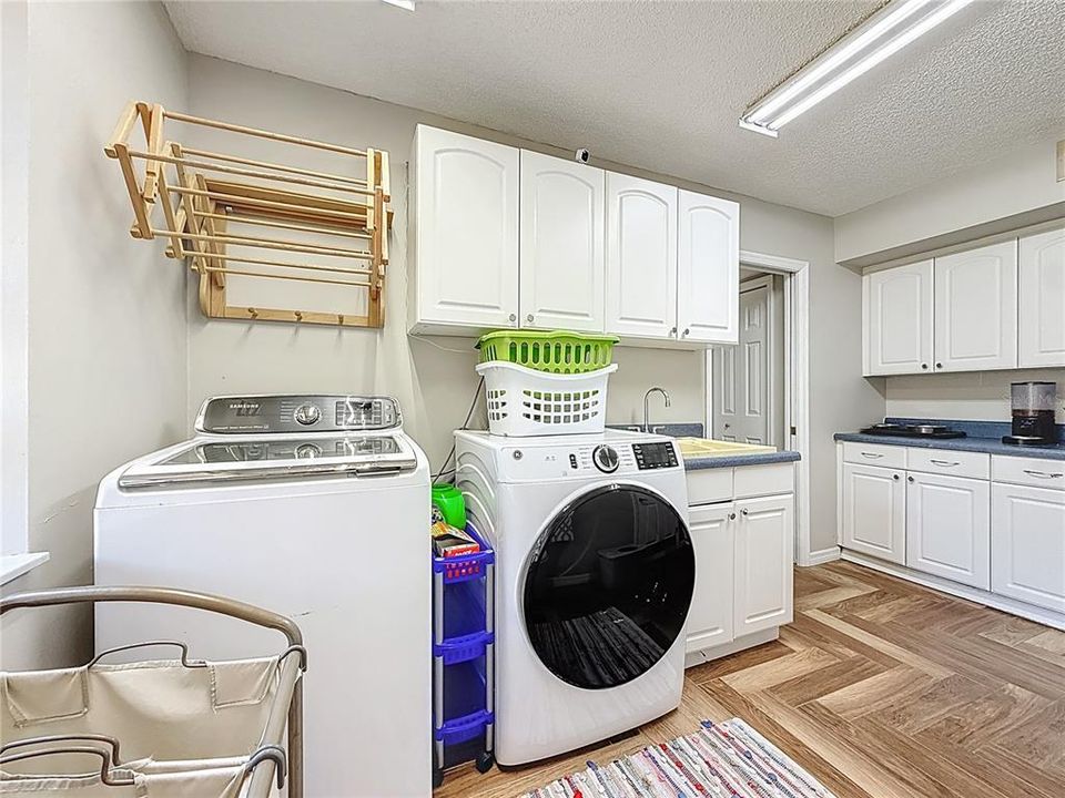 En Venta: $1,499,900 (5 camas, 4 baños, 4172 Pies cuadrados)