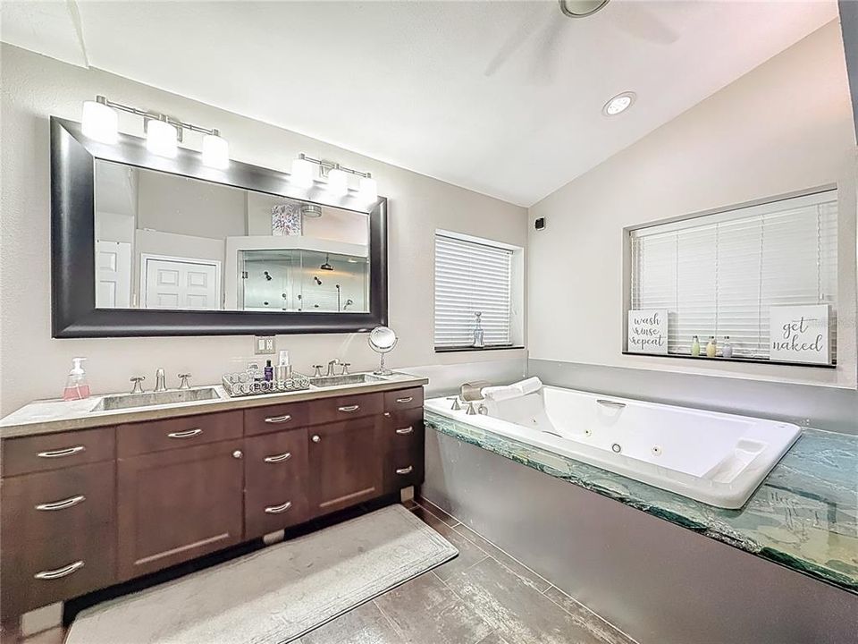 En Venta: $1,499,900 (5 camas, 4 baños, 4172 Pies cuadrados)
