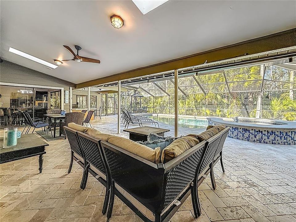 En Venta: $1,499,900 (5 camas, 4 baños, 4172 Pies cuadrados)