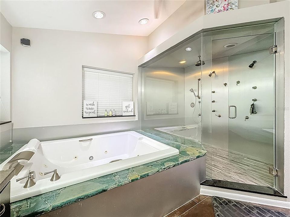 En Venta: $1,499,900 (5 camas, 4 baños, 4172 Pies cuadrados)