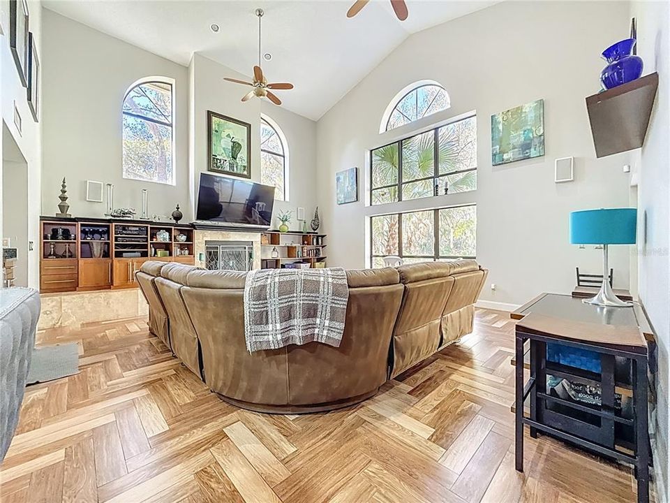 En Venta: $1,499,900 (5 camas, 4 baños, 4172 Pies cuadrados)