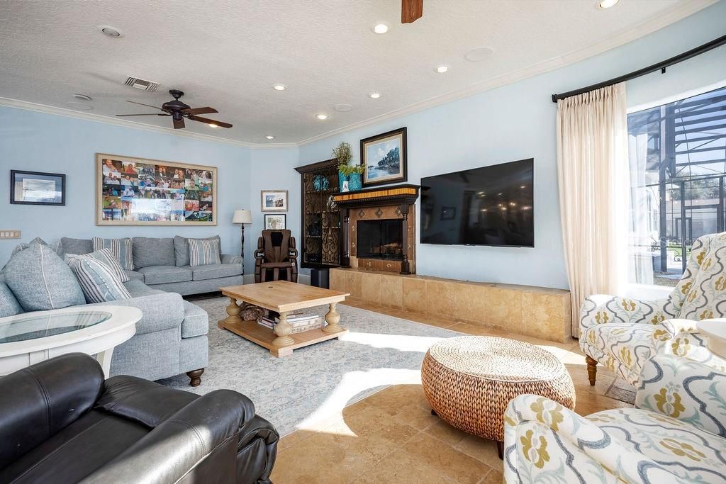 Active With Contract: $4,599,000 (5 beds, 5 baths, 7740 Square Feet)