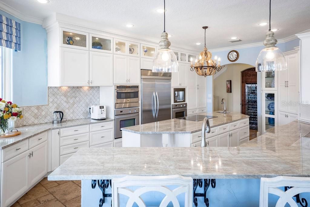 Active With Contract: $4,599,000 (5 beds, 5 baths, 7740 Square Feet)