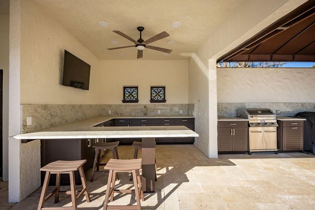 Active With Contract: $4,599,000 (5 beds, 5 baths, 7740 Square Feet)