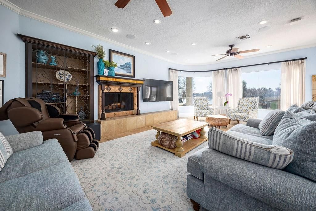 Active With Contract: $4,599,000 (5 beds, 5 baths, 7740 Square Feet)