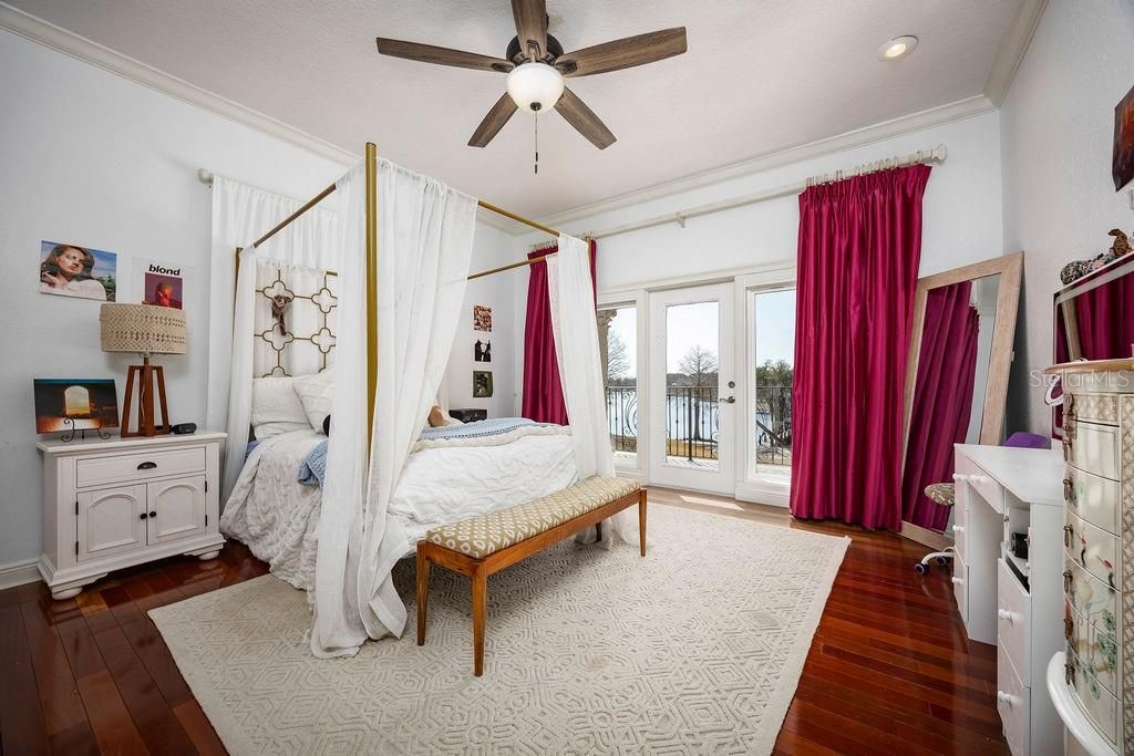 Active With Contract: $4,599,000 (5 beds, 5 baths, 7740 Square Feet)