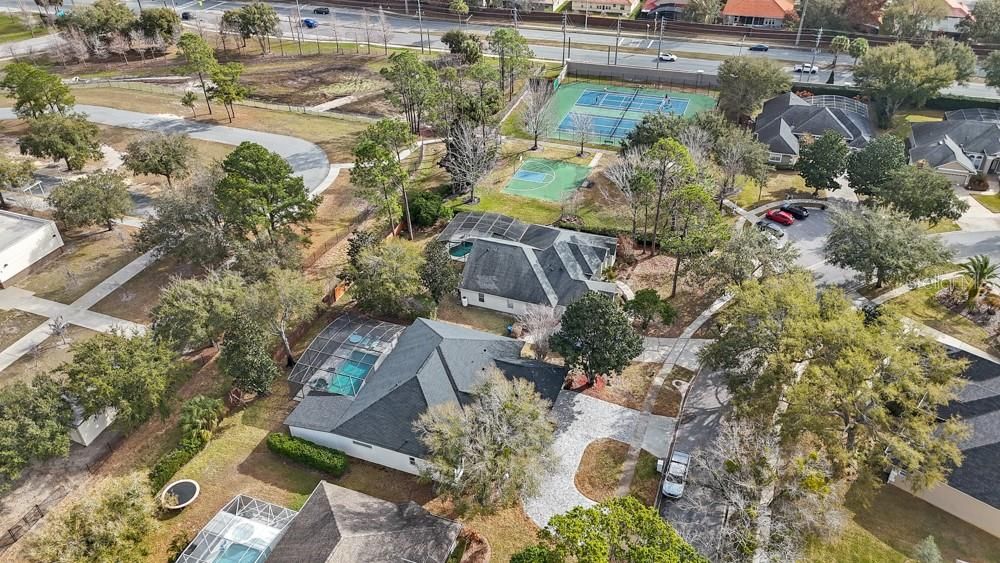 Activo con contrato: $849,000 (4 camas, 3 baños, 2737 Pies cuadrados)