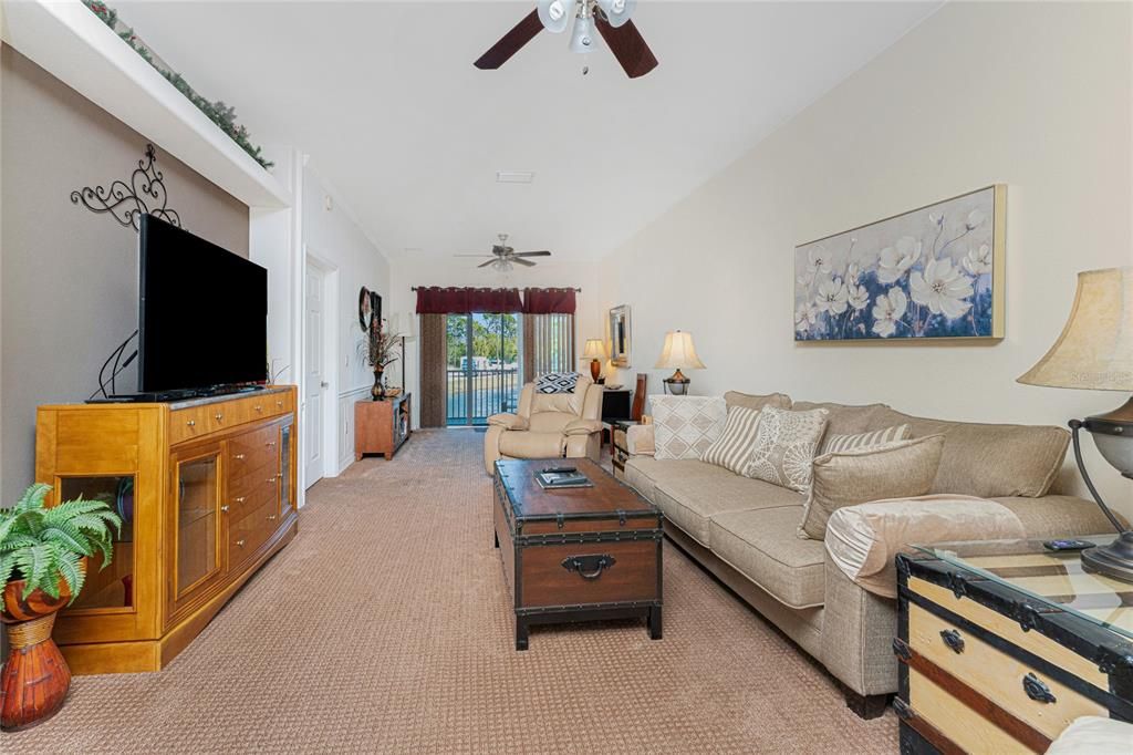 Active With Contract: $199,900 (3 beds, 2 baths, 1525 Square Feet)
