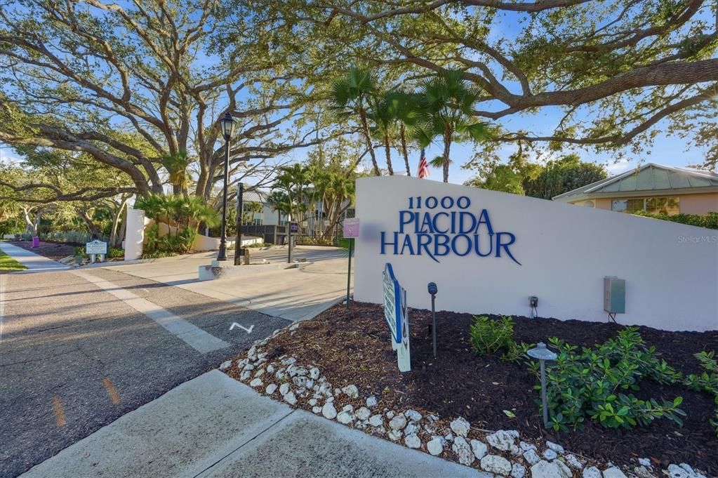 For Sale: $1,495,000 (3 beds, 3 baths, 2103 Square Feet)