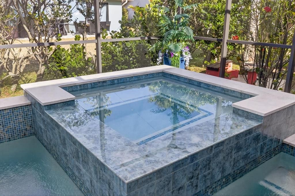 Activo con contrato: $545,000 (3 camas, 2 baños, 2164 Pies cuadrados)