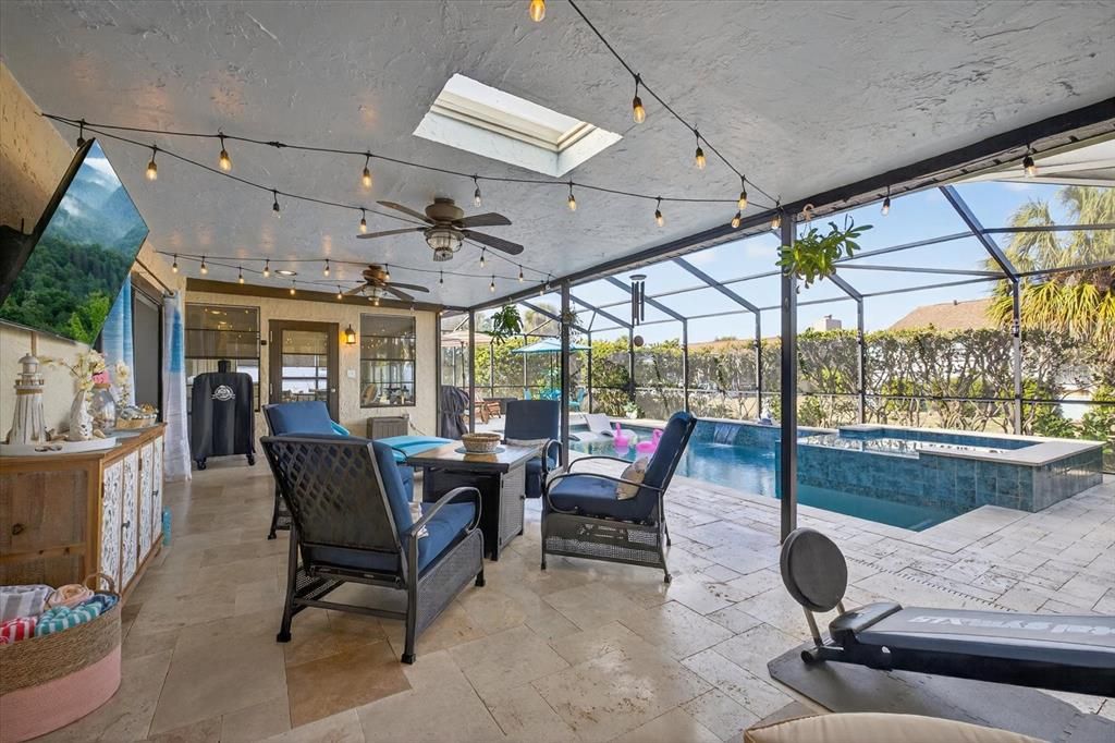Activo con contrato: $545,000 (3 camas, 2 baños, 2164 Pies cuadrados)