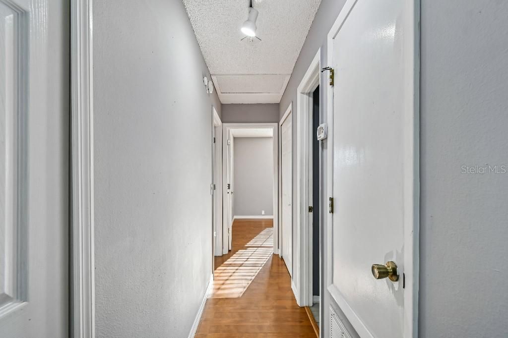 Active With Contract: $164,900 (2 beds, 2 baths, 938 Square Feet)