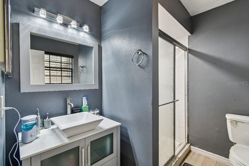 Active With Contract: $164,900 (2 beds, 2 baths, 938 Square Feet)
