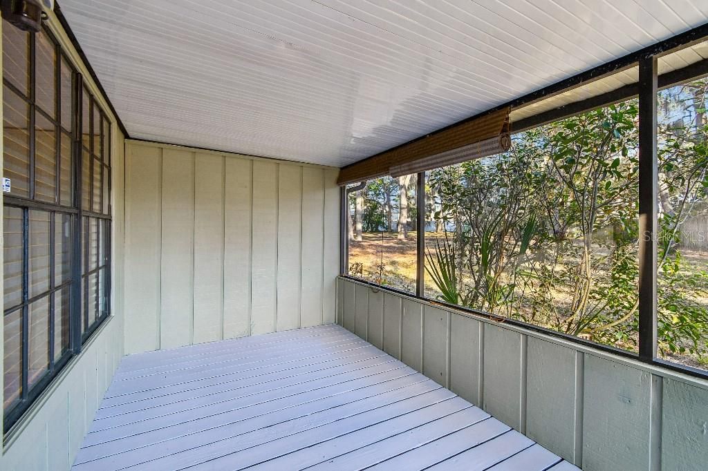 Active With Contract: $164,900 (2 beds, 2 baths, 938 Square Feet)