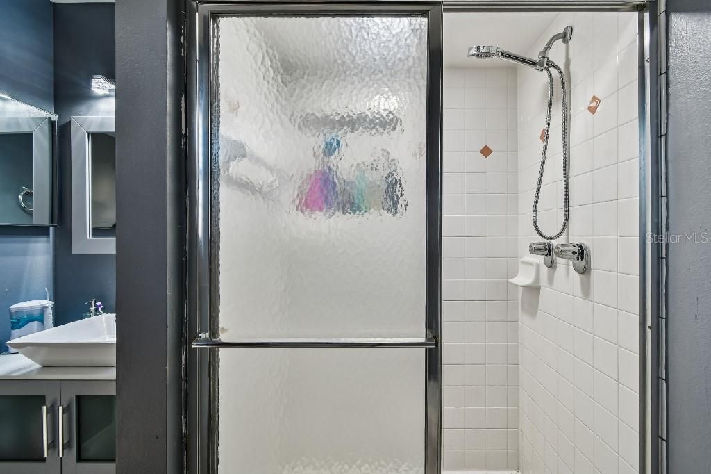 Active With Contract: $164,900 (2 beds, 2 baths, 938 Square Feet)
