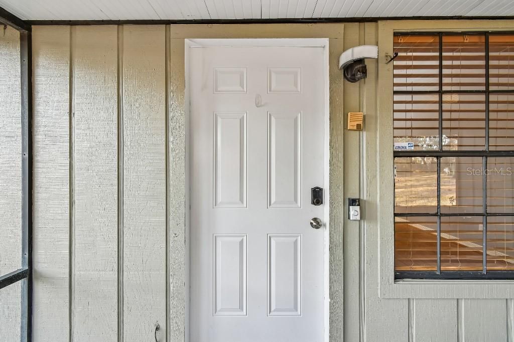 Active With Contract: $164,900 (2 beds, 2 baths, 938 Square Feet)
