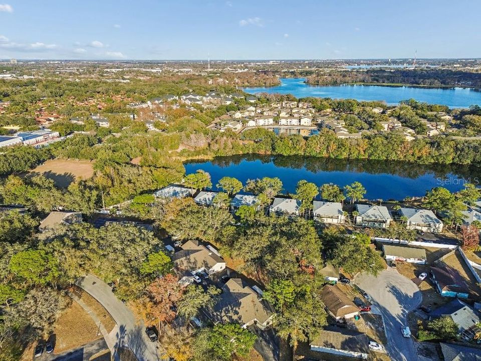 Active With Contract: $164,900 (2 beds, 2 baths, 938 Square Feet)