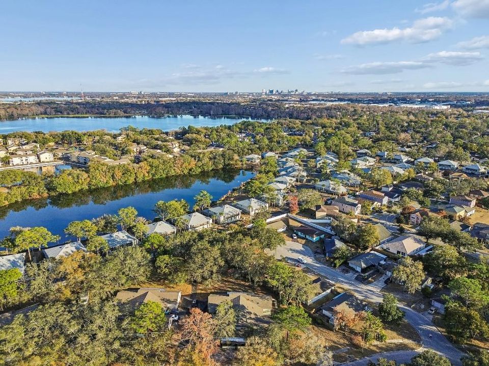 Active With Contract: $164,900 (2 beds, 2 baths, 938 Square Feet)