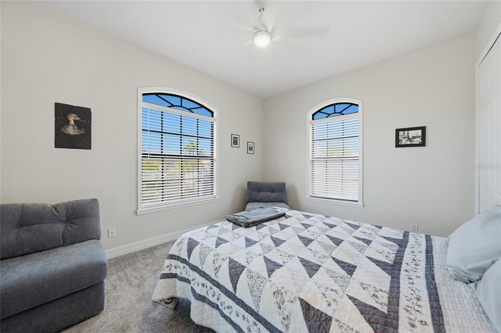 Activo con contrato: $339,900 (3 camas, 2 baños, 1586 Pies cuadrados)