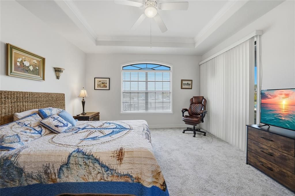 Activo con contrato: $339,900 (3 camas, 2 baños, 1586 Pies cuadrados)