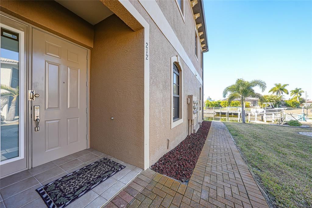 Activo con contrato: $339,900 (3 camas, 2 baños, 1586 Pies cuadrados)