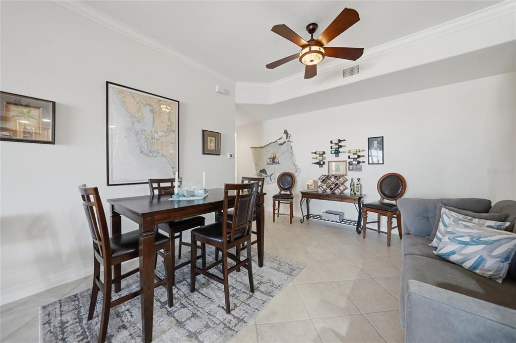 Activo con contrato: $339,900 (3 camas, 2 baños, 1586 Pies cuadrados)