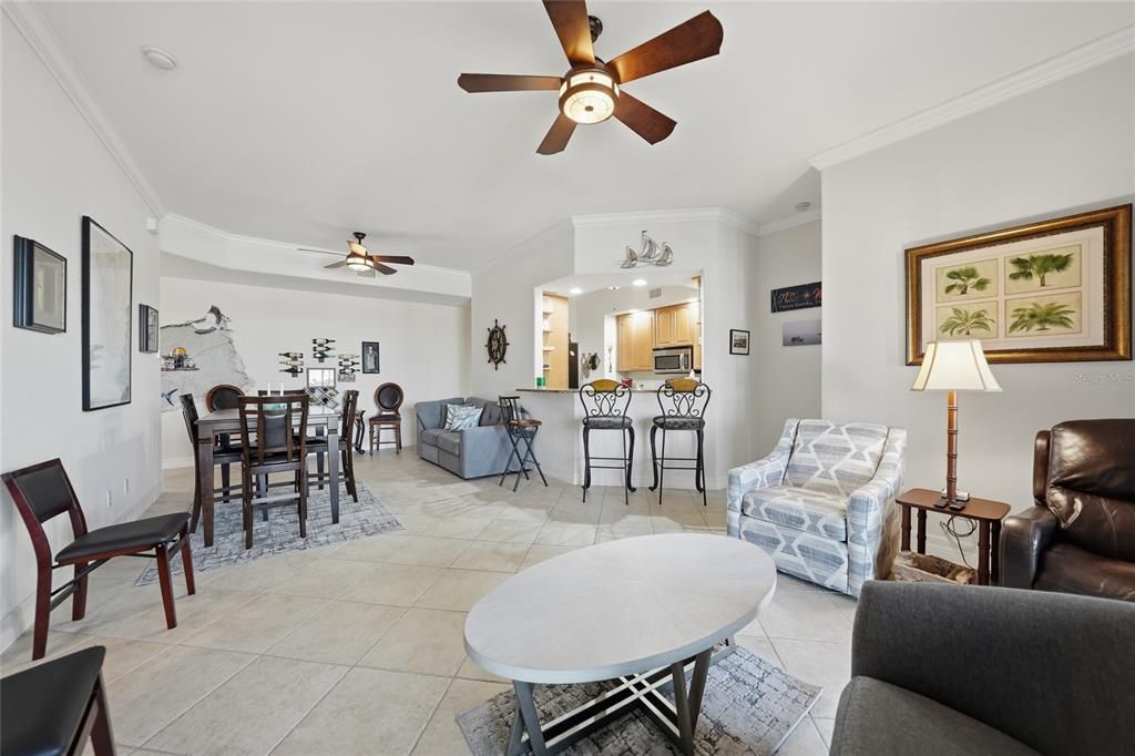 Activo con contrato: $339,900 (3 camas, 2 baños, 1586 Pies cuadrados)