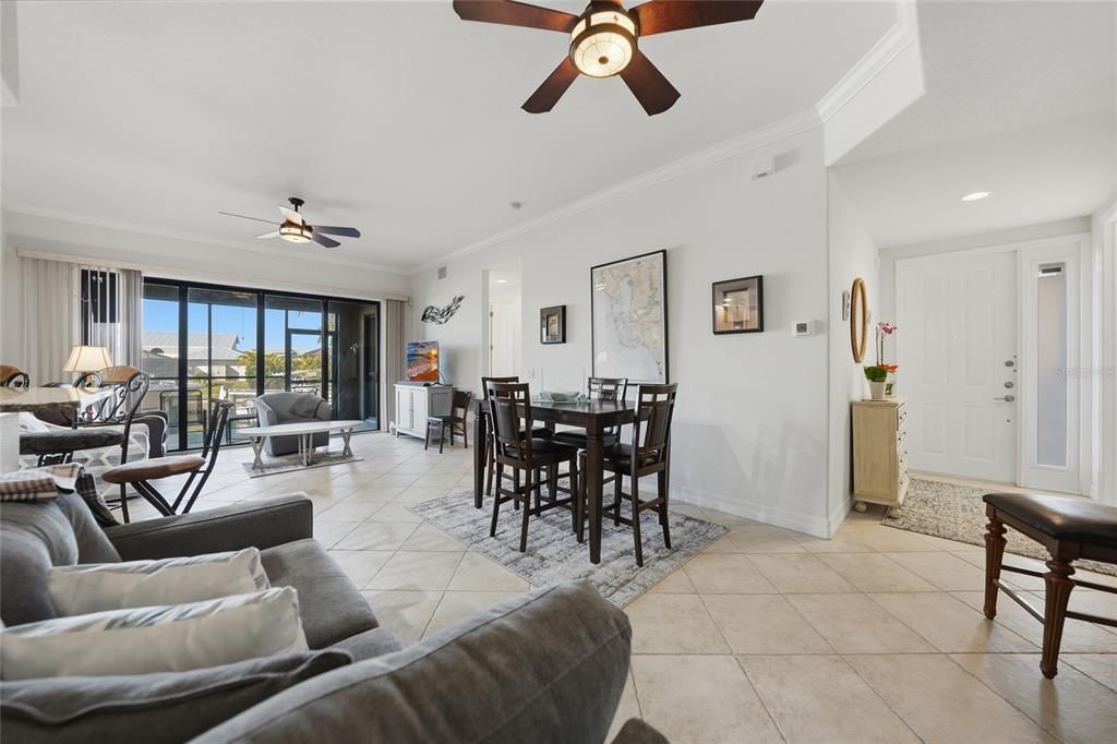 Activo con contrato: $339,900 (3 camas, 2 baños, 1586 Pies cuadrados)