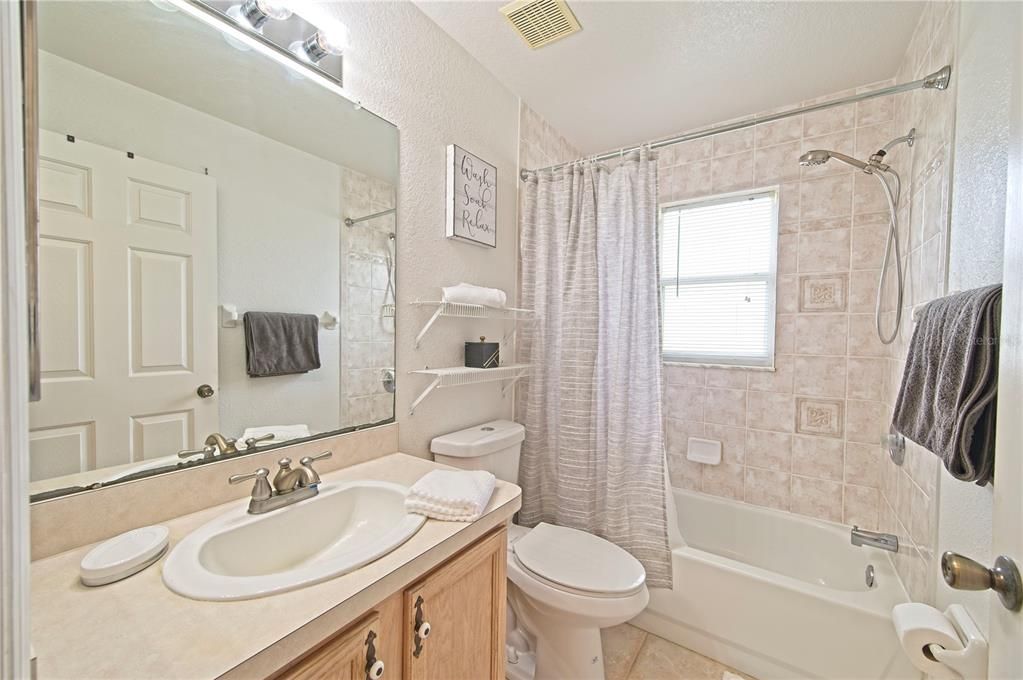 For Rent: $2,750 (3 beds, 2 baths, 1226 Square Feet)