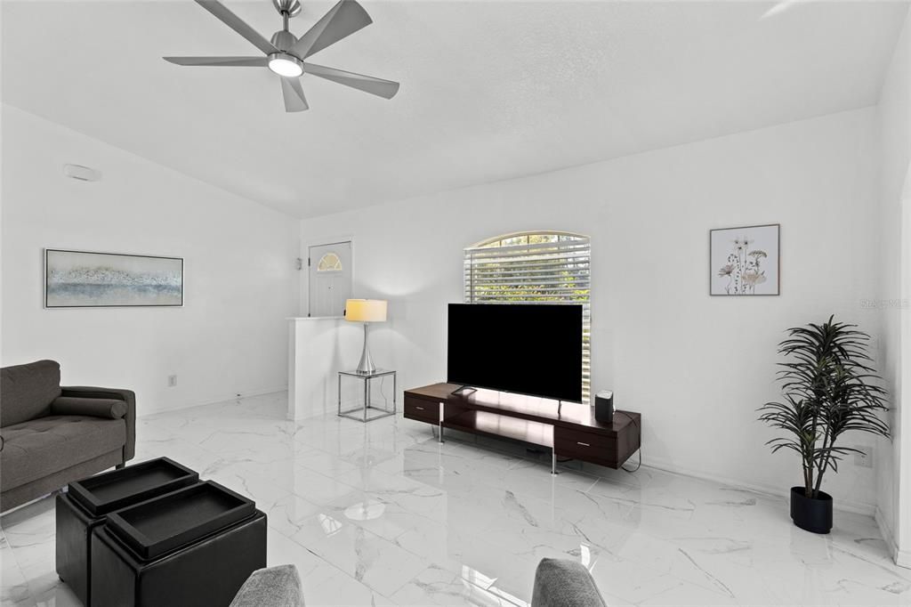For Rent: $2,750 (3 beds, 2 baths, 1226 Square Feet)