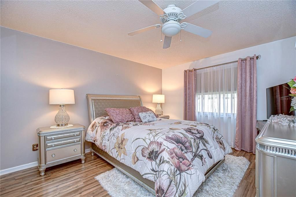 En Venta: $179,900 (2 camas, 2 baños, 1190 Pies cuadrados)