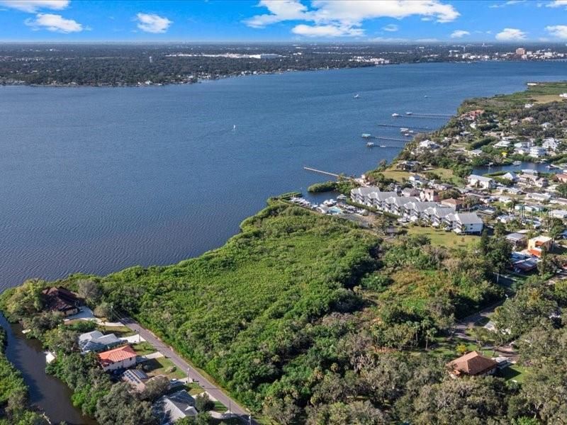 En Venta: $1,999,500 (9.50 acres)