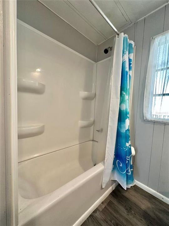 На продажу: $125,000 (2 спален, 2 ванн, 918 Квадратных фут)