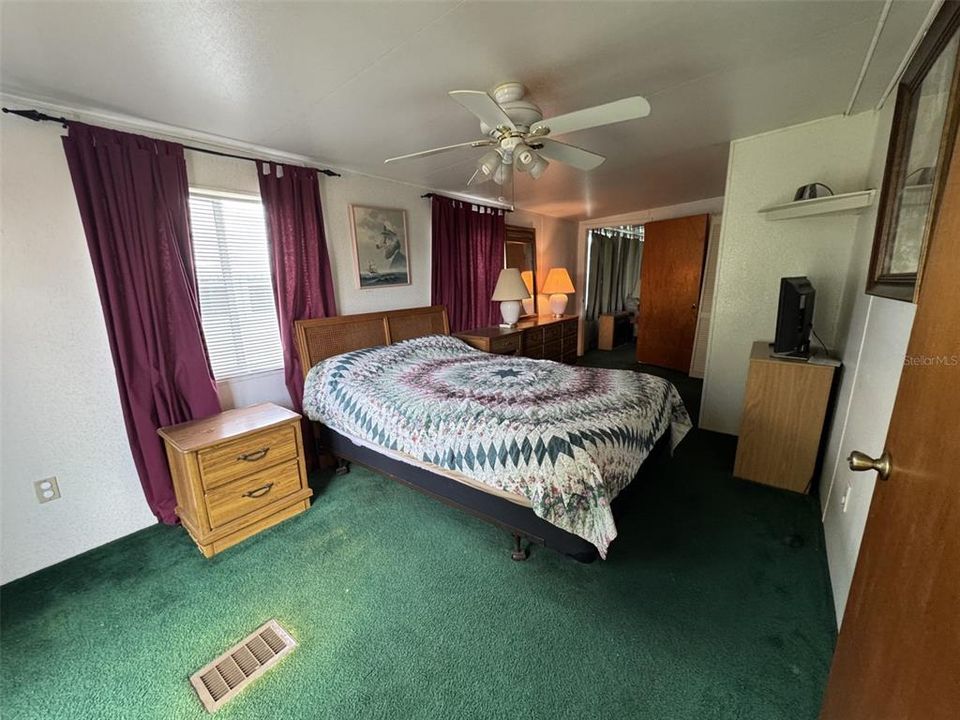 For Sale: $115,000 (2 beds, 2 baths, 856 Square Feet)