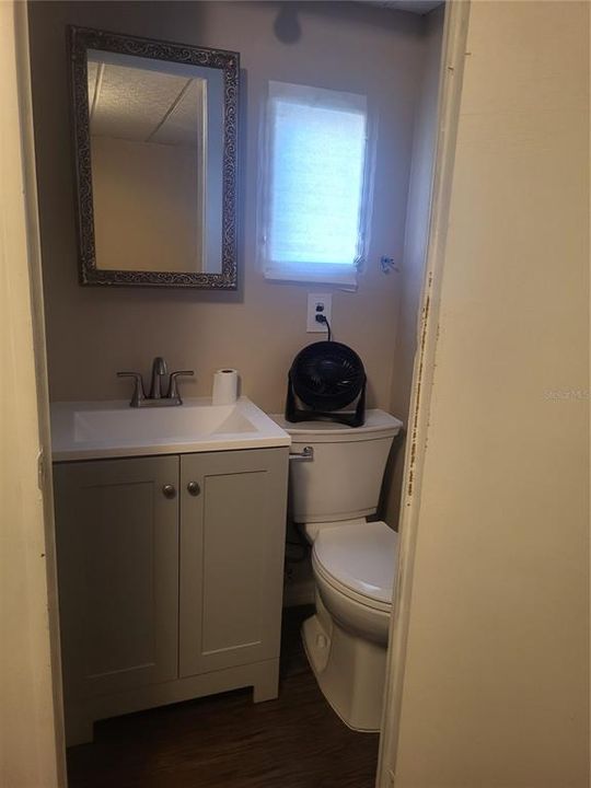 Под контрактом: $89,000 (2 спален, 1 ванн, 684 Квадратных фут)