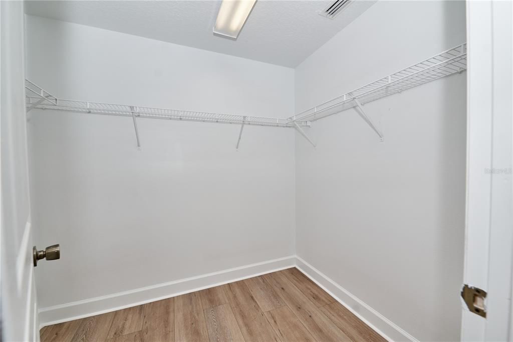 En Venta: $359,500 (4 camas, 3 baños, 2535 Pies cuadrados)