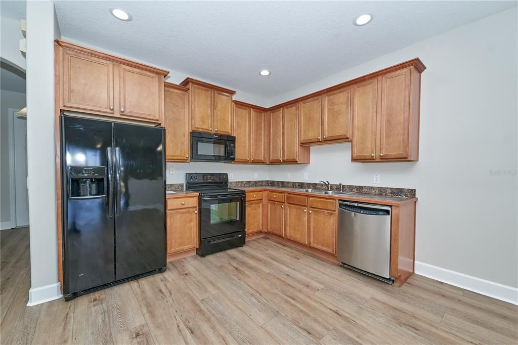 En Venta: $359,500 (4 camas, 3 baños, 2535 Pies cuadrados)