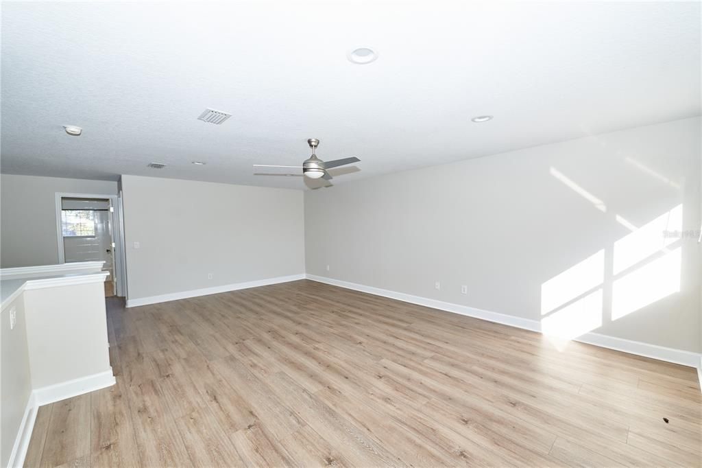 En Venta: $359,500 (4 camas, 3 baños, 2535 Pies cuadrados)