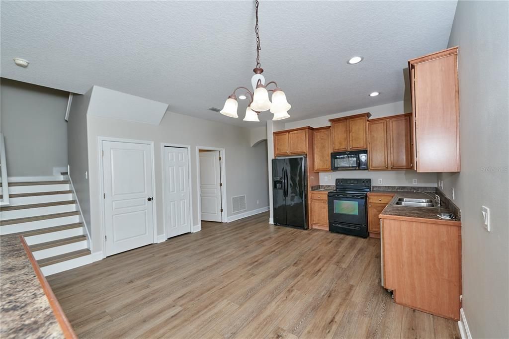 En Venta: $359,500 (4 camas, 3 baños, 2535 Pies cuadrados)