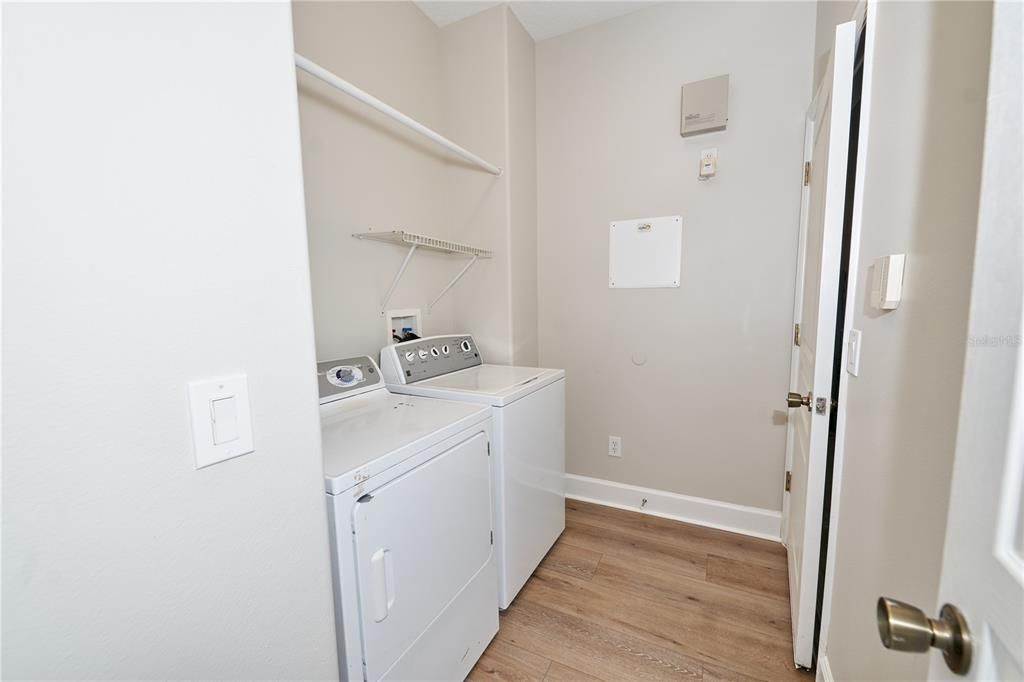 En Venta: $359,500 (4 camas, 3 baños, 2535 Pies cuadrados)