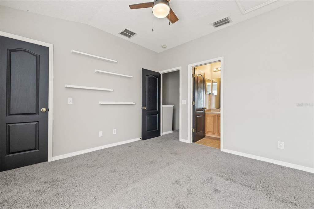 For Rent: $1,800 (2 beds, 2 baths, 1240 Square Feet)