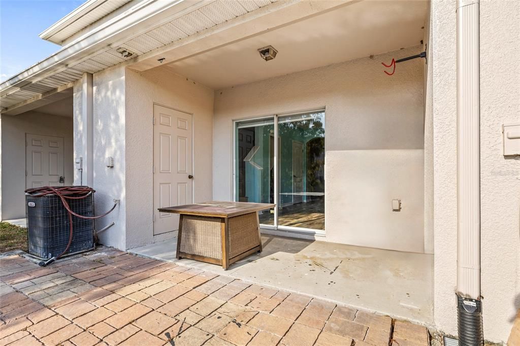 For Rent: $1,800 (2 beds, 2 baths, 1240 Square Feet)