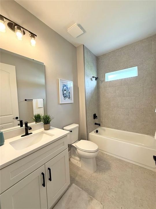 Activo con contrato: $309,900 (3 camas, 2 baños, 1615 Pies cuadrados)