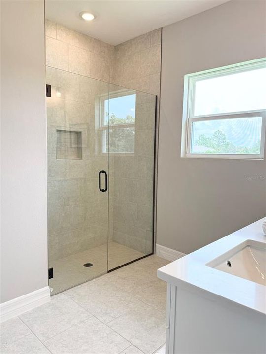 Activo con contrato: $309,900 (3 camas, 2 baños, 1615 Pies cuadrados)