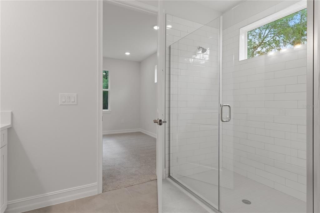 Activo con contrato: $399,500 (4 camas, 2 baños, 1903 Pies cuadrados)